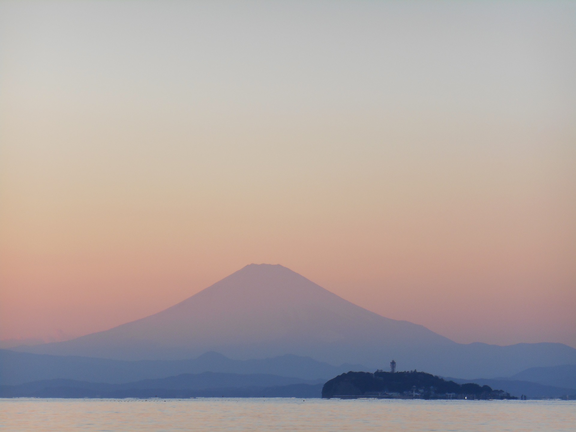 はじめまして、サーフシティワークスです。