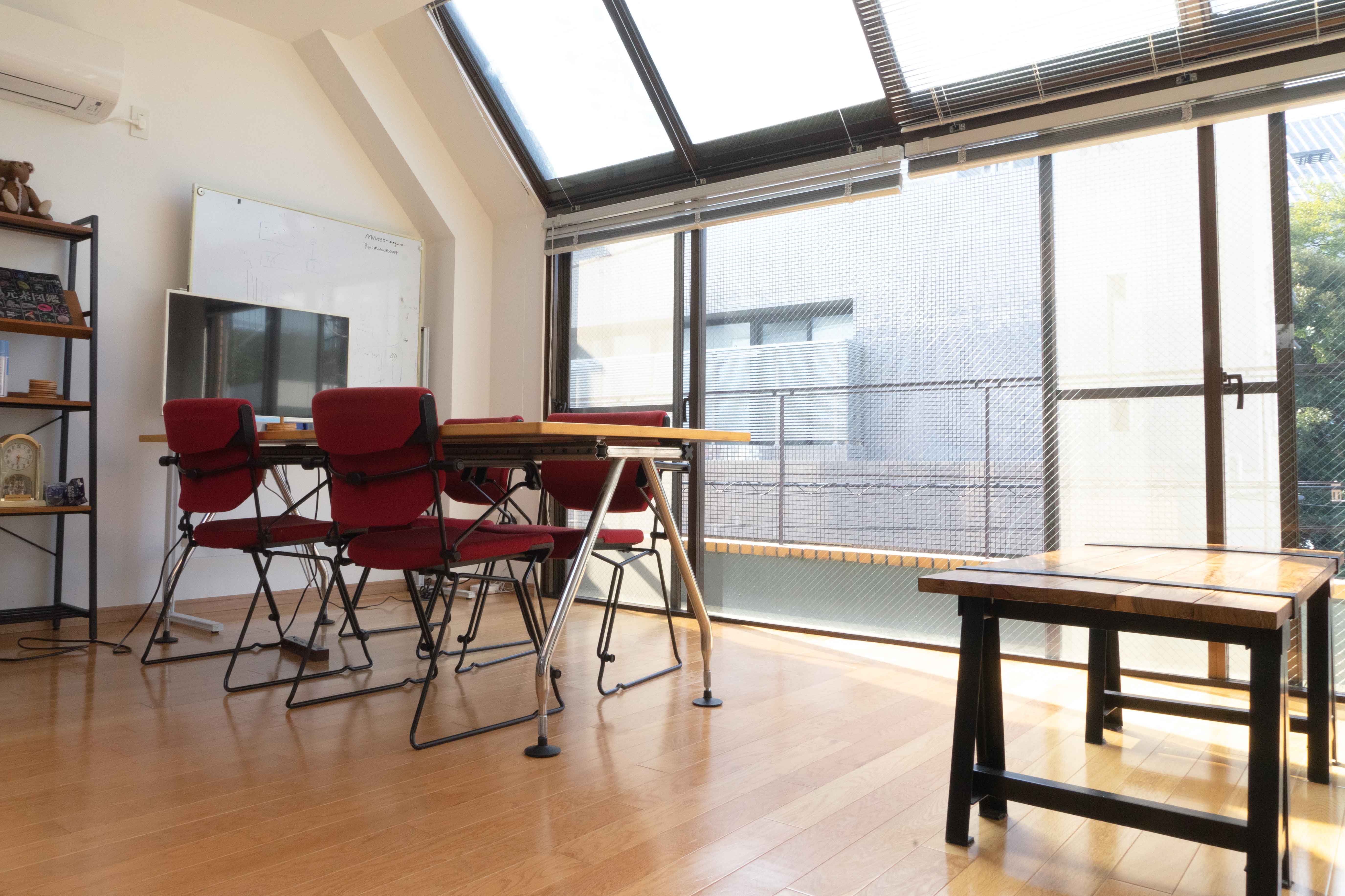 業務拡大につきオフィスが目黒に移転いたしました