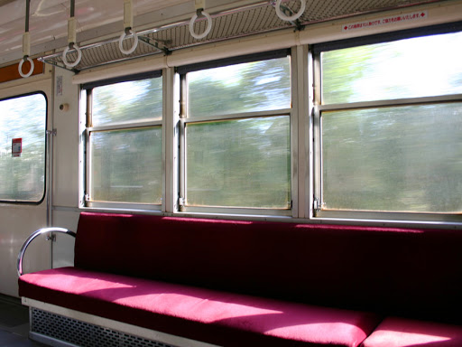 電車移動中って皆何していますか？