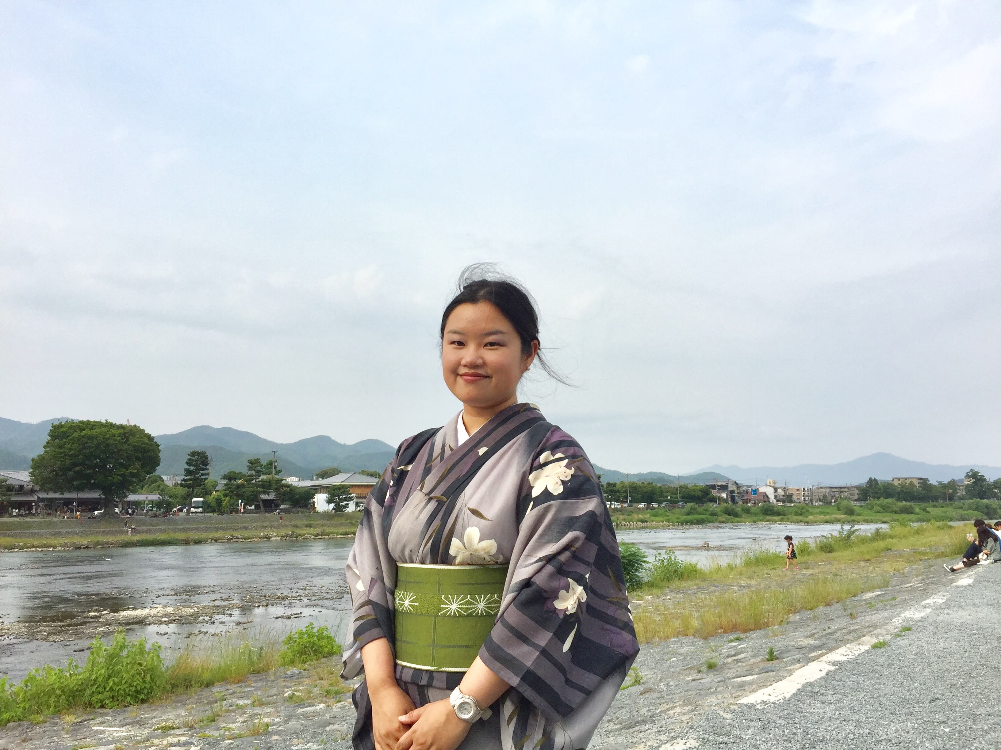 ライターから行政書士へ！法務専門ライター井手清香