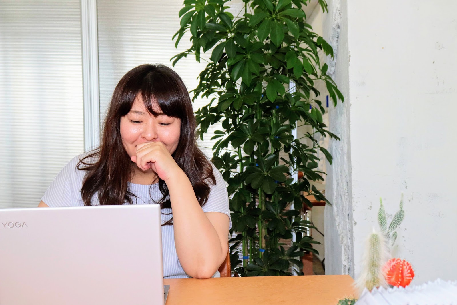 「事務、ときには営業」パートナー企業とのつながりを大切にしながら、攻めのバックオフィスとして会社を支える。