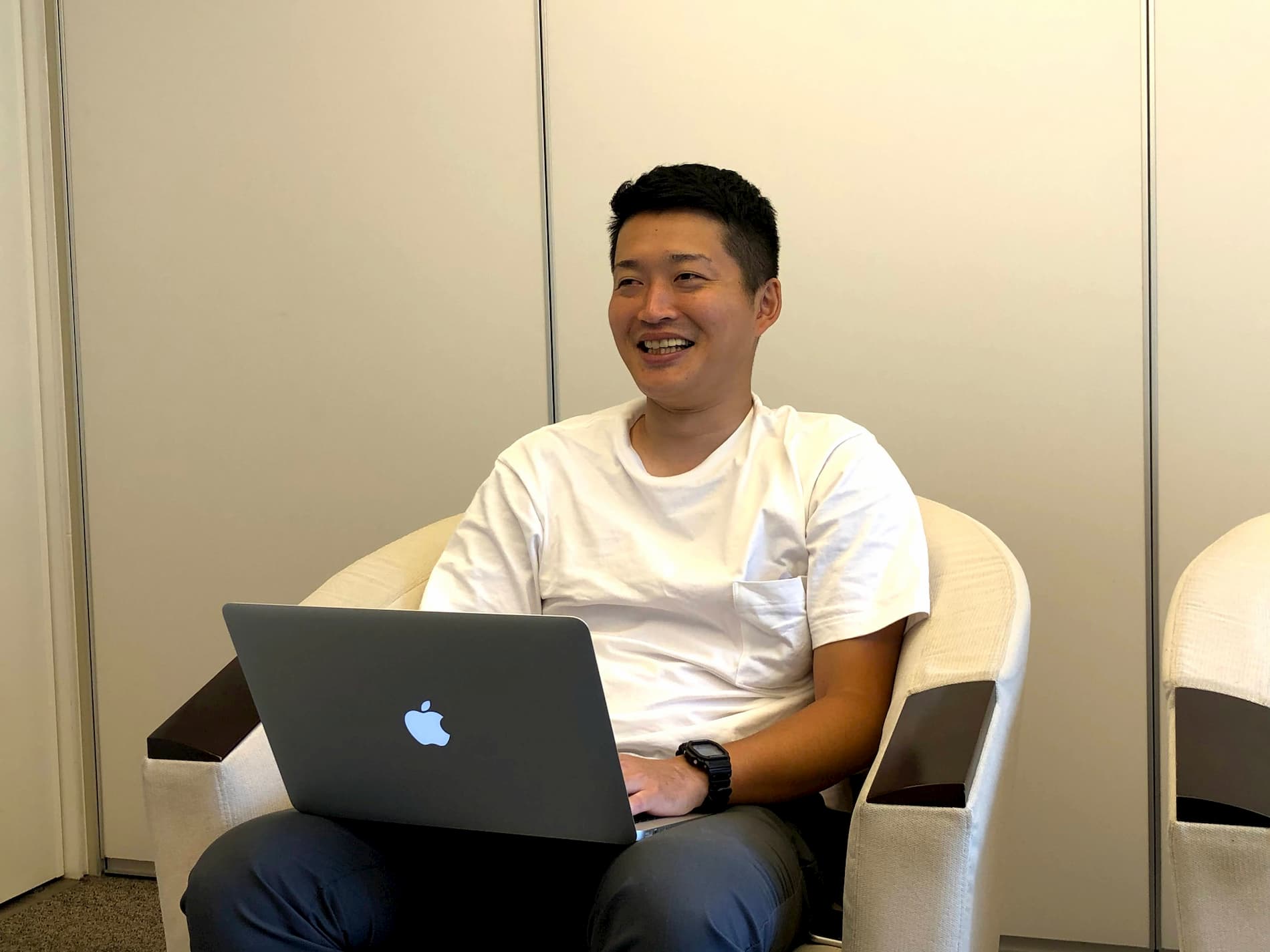 【社員紹介 vol.3】誠実さで顧客から信頼を！セールス・小林友仁