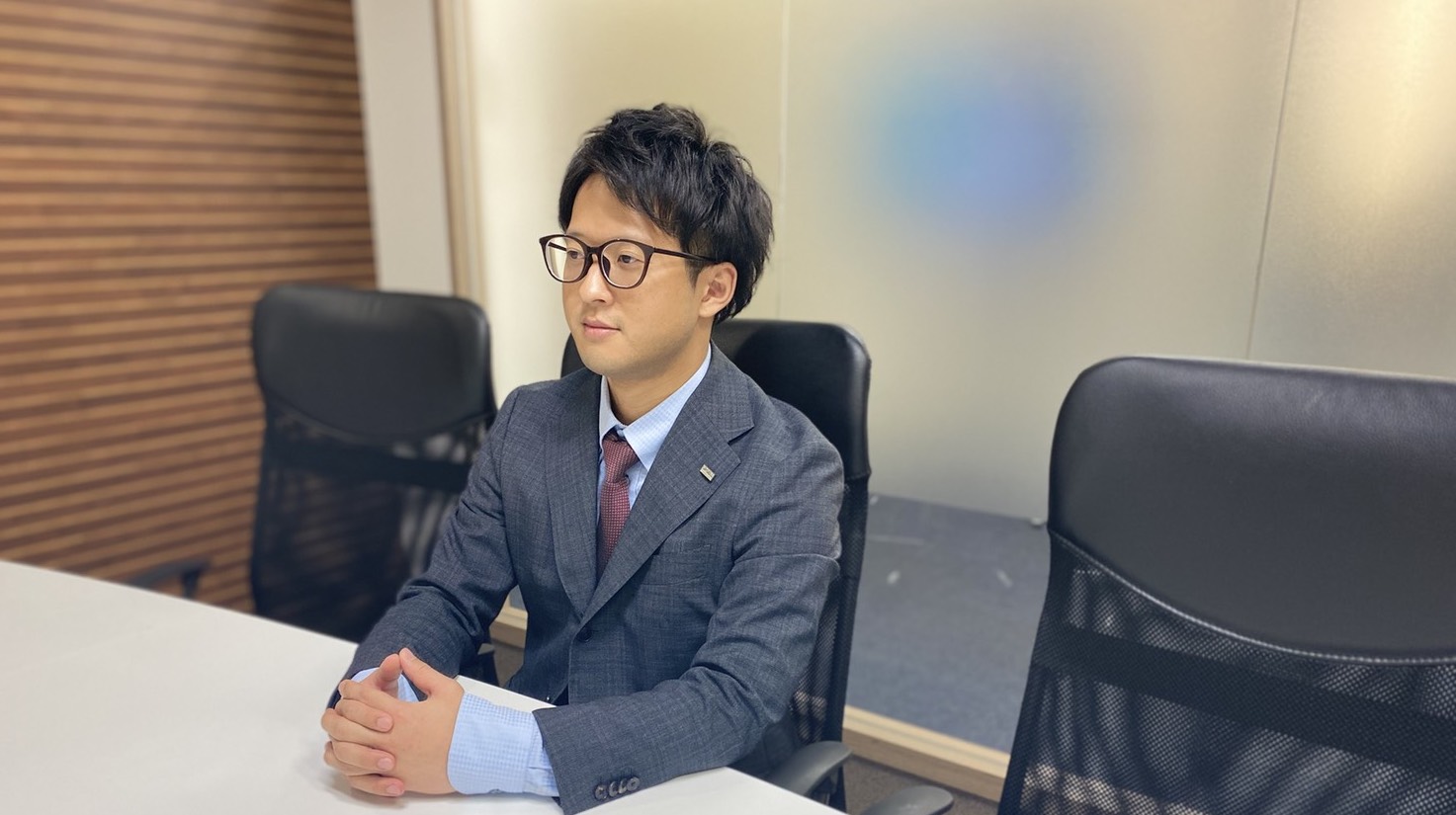 苦しい時にはいつも先輩に助けられた……「一緒に何十年も働きたいと思える相手」のいる会社