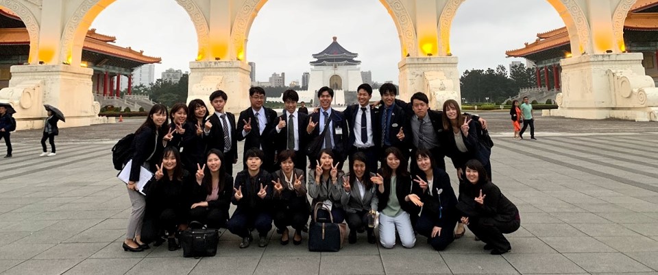 現在は京王観光という旅行会社の社員です。