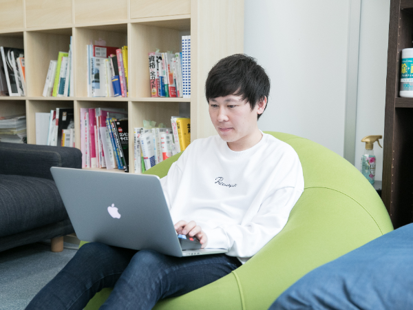 【社員インタビュー】高いレベルの仕事に魅力を感じる。【開発部/Webエンジニア】