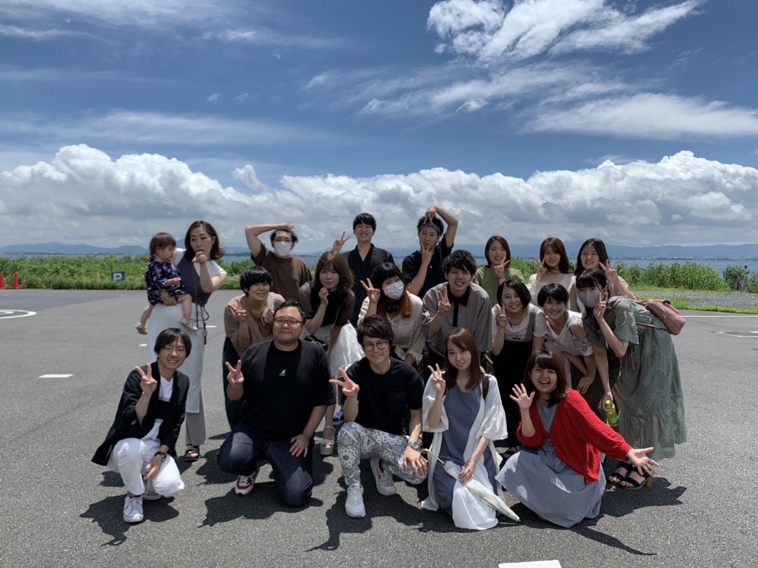 7月四半期報告会での集合写真 社員+21卒内定者 by 未知株式会社