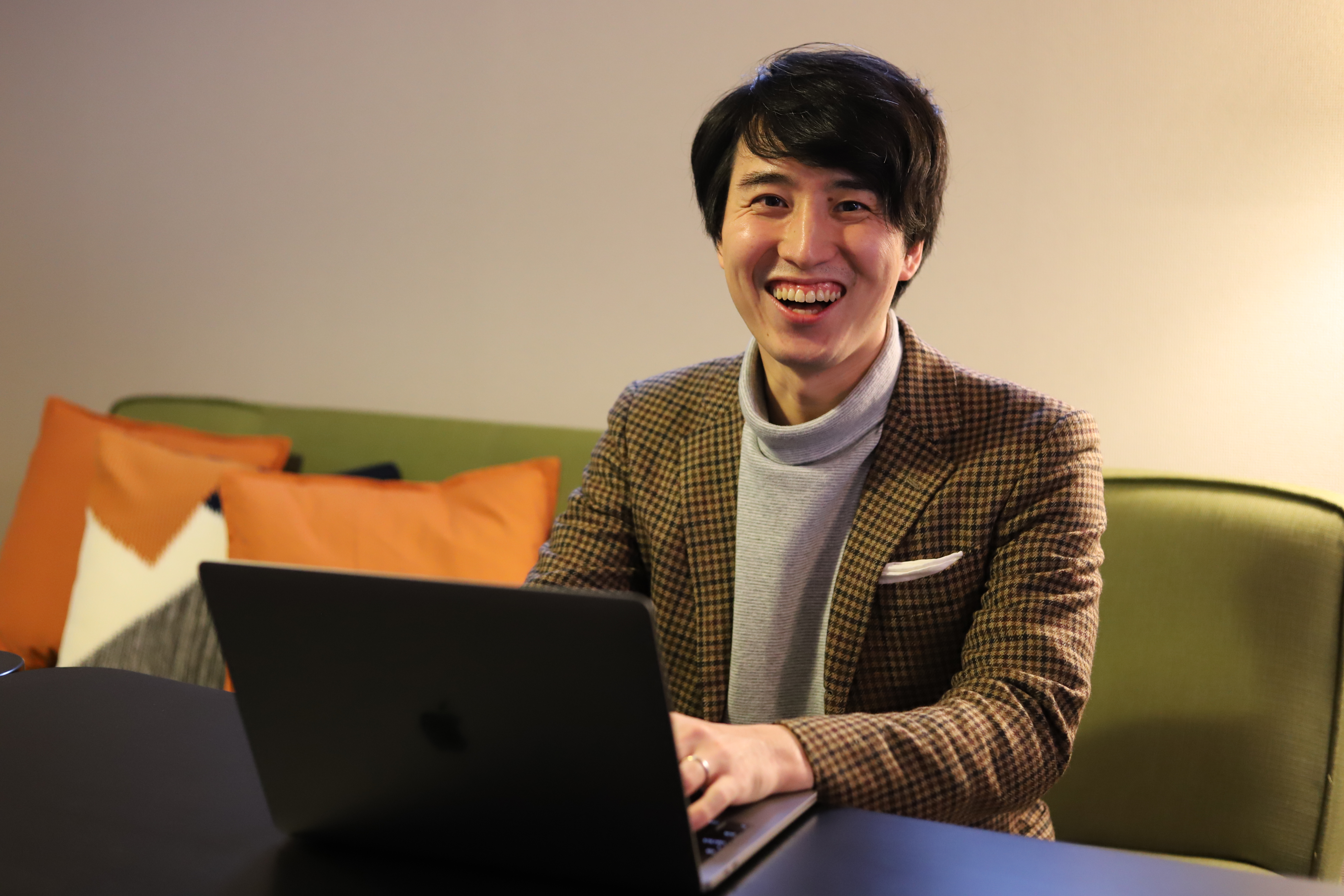 頭に転職がチラつく、アラサーの皆様へ。初めて転職する前に知っておきたい４つの視点。