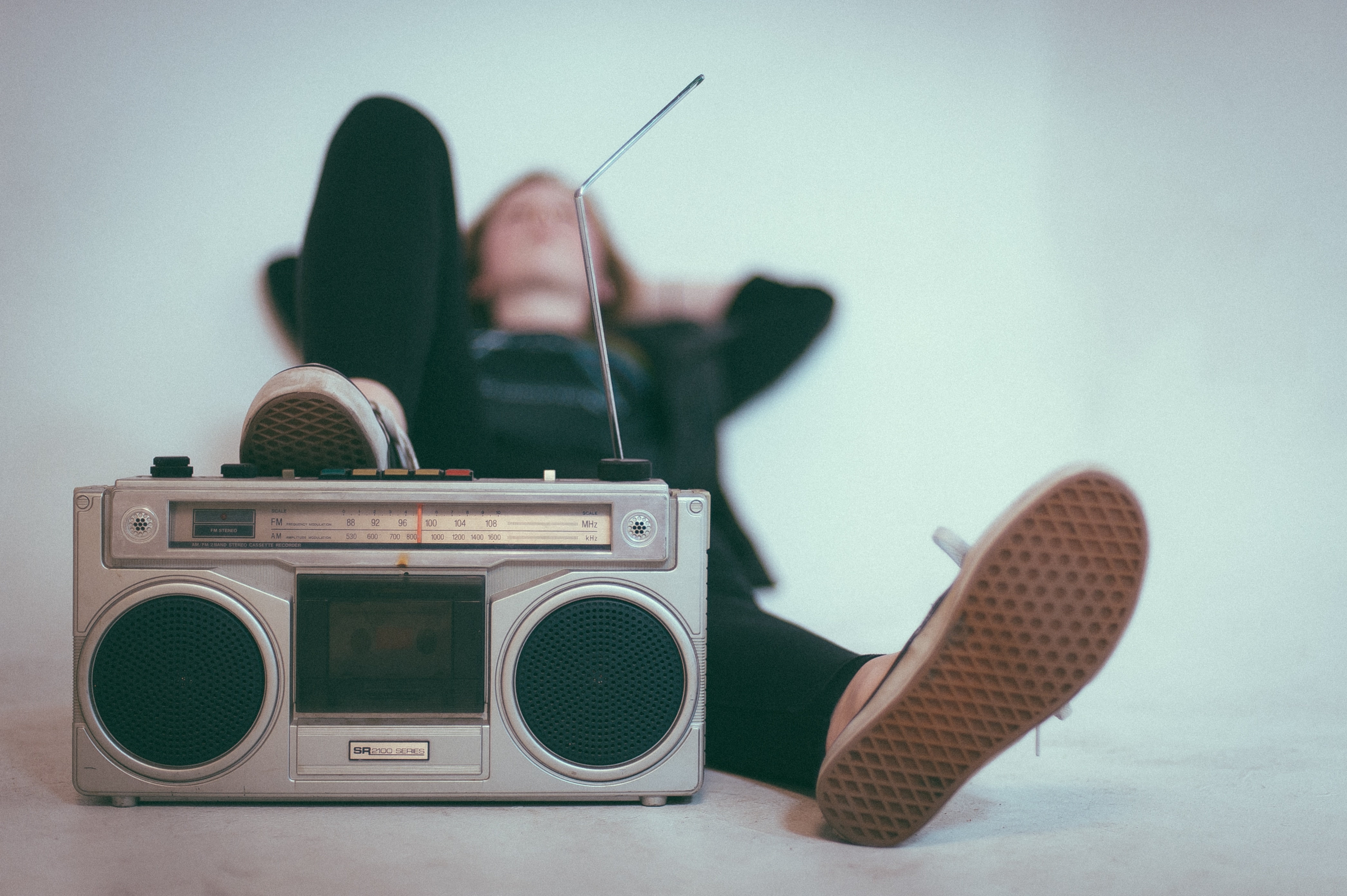 How to Become A Popular Music singer ? Helpful Tips With Success