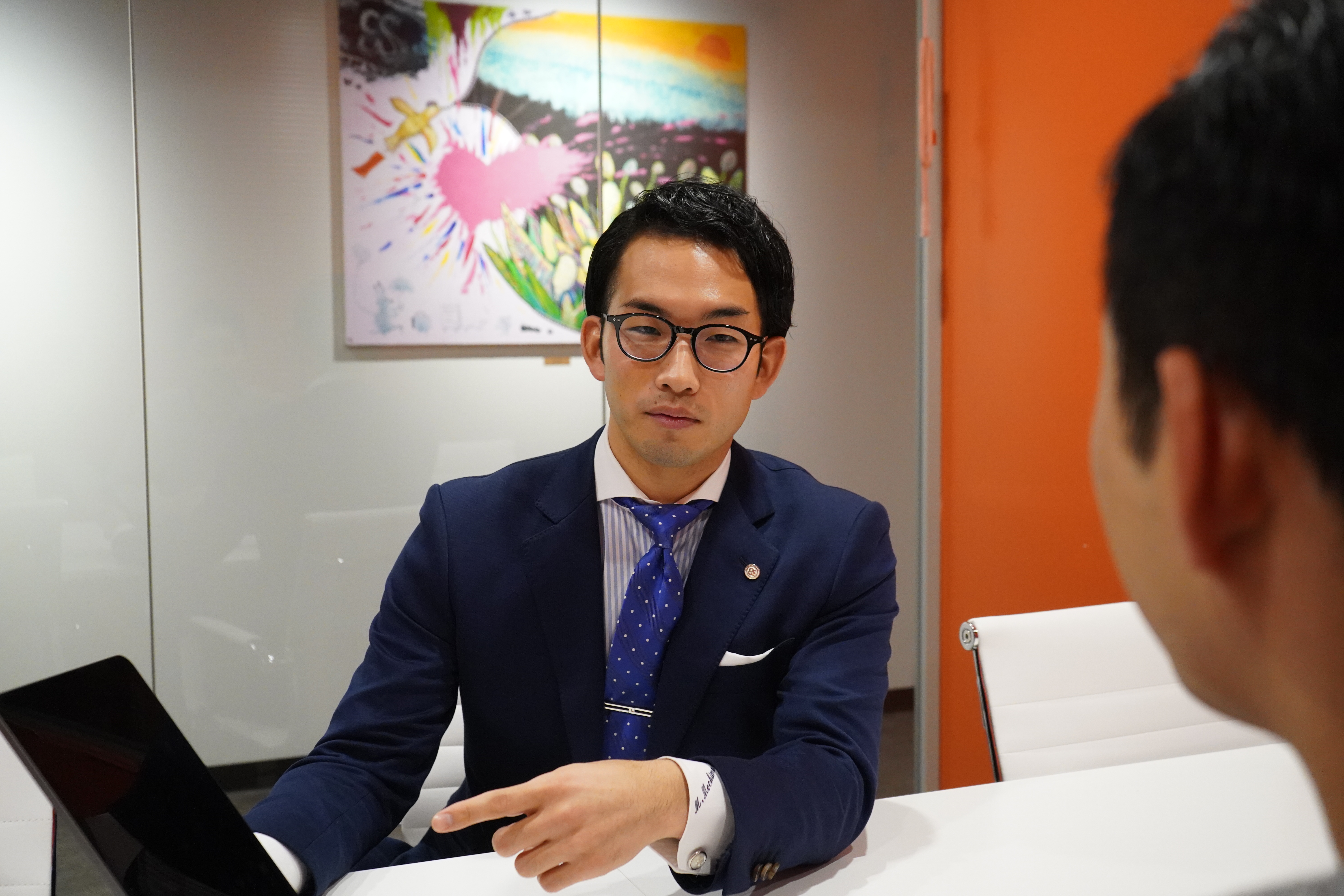 〜お金で不幸になる人を減らす〜コンサルティングDiv.持丸雅士の素顔に迫る