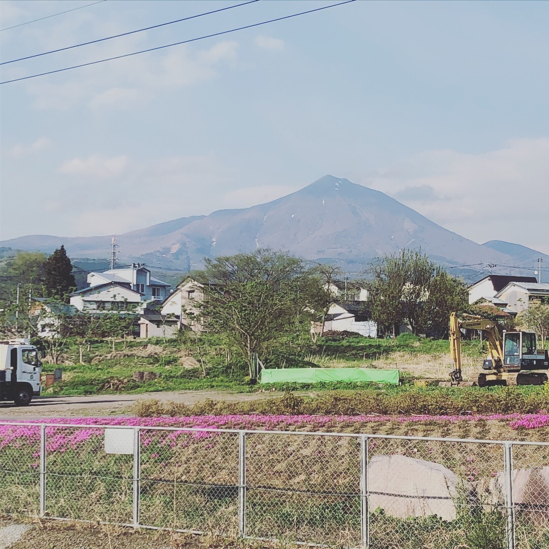 お金をもらっているから働くのか？働いているからお金をもらうのか？