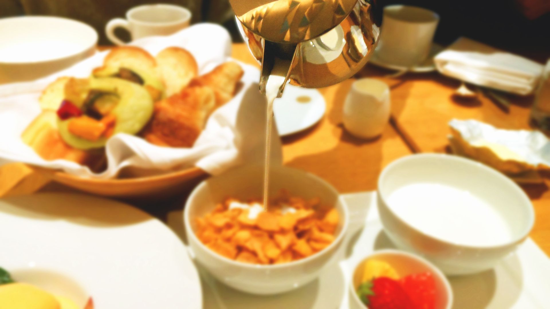 「名刺・自己紹介なし」ホテル朝食会