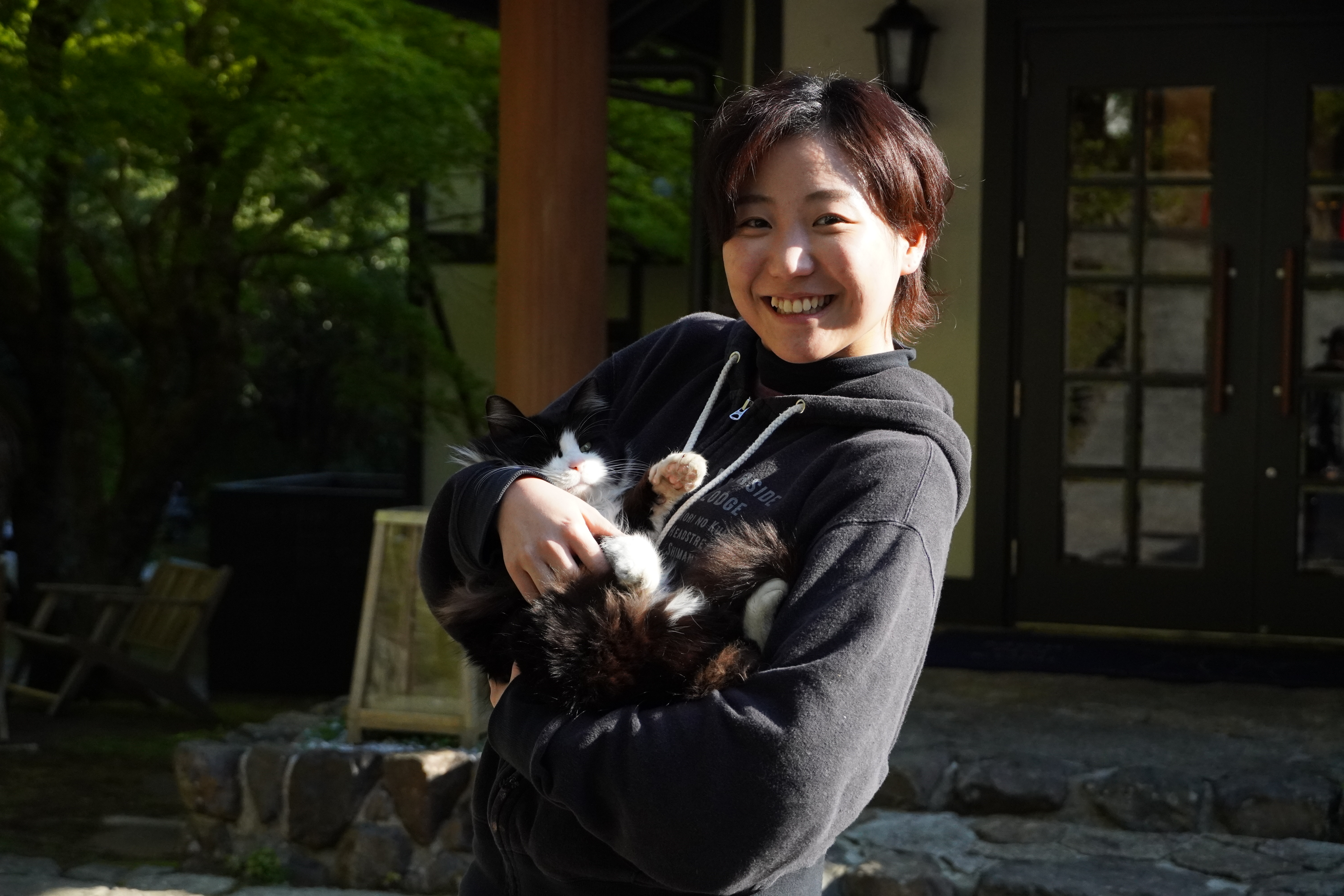 【森の住人インタビュー】お客様と近い距離で関わりたい。水際のロッジホテルサービス村上 真優佳さん