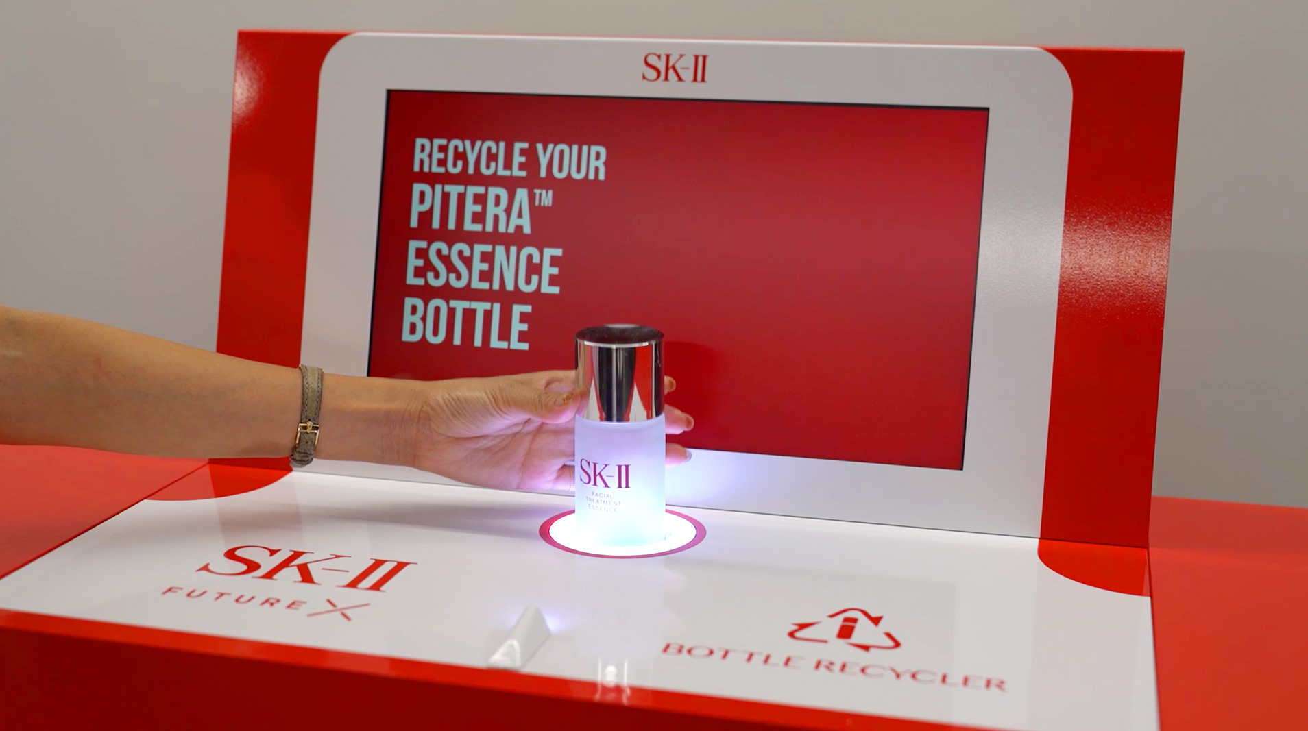 SK-II Bottle Recycler by 株式会社Birdman