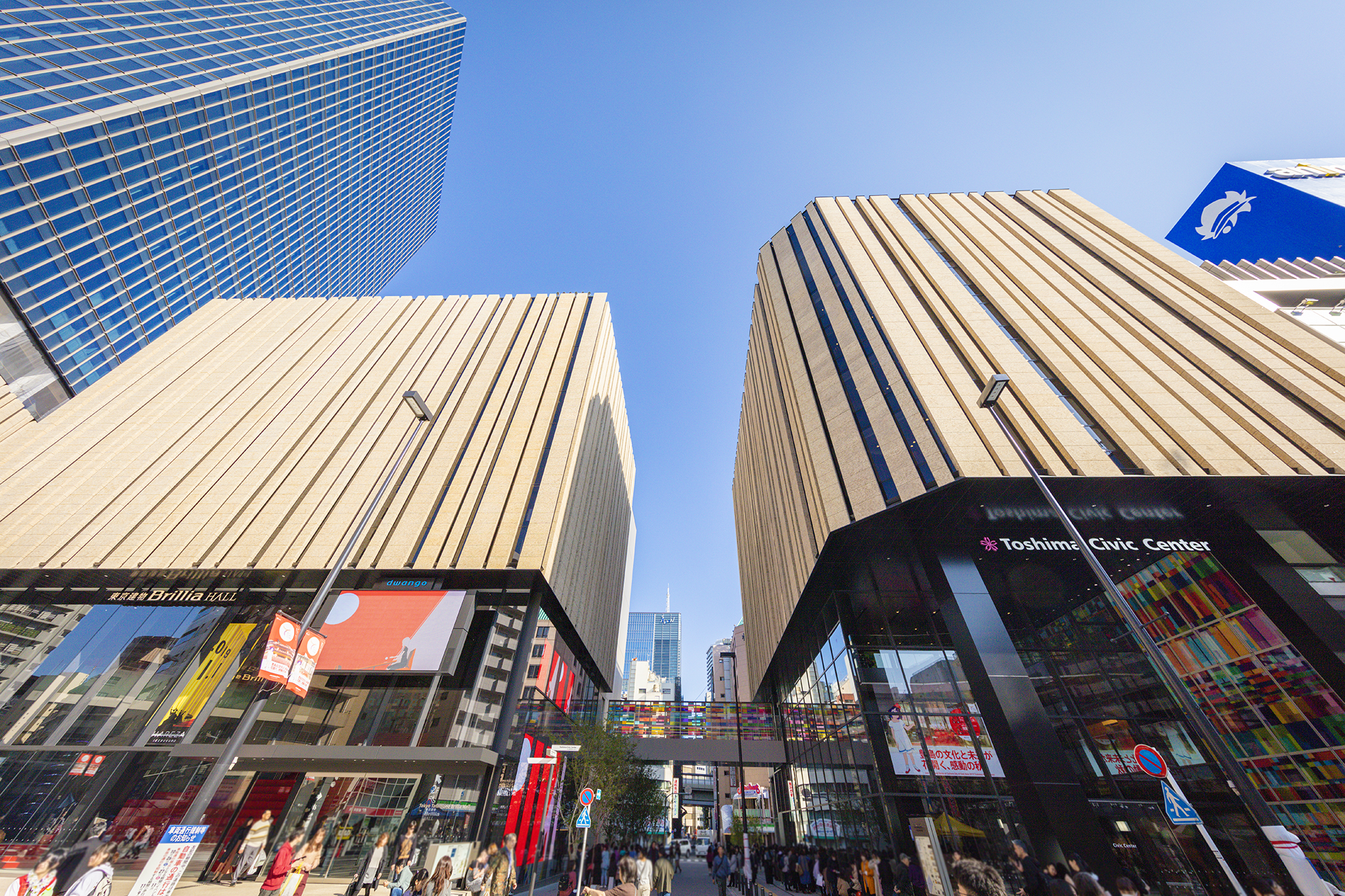 カルチャーの坩堝、池袋。