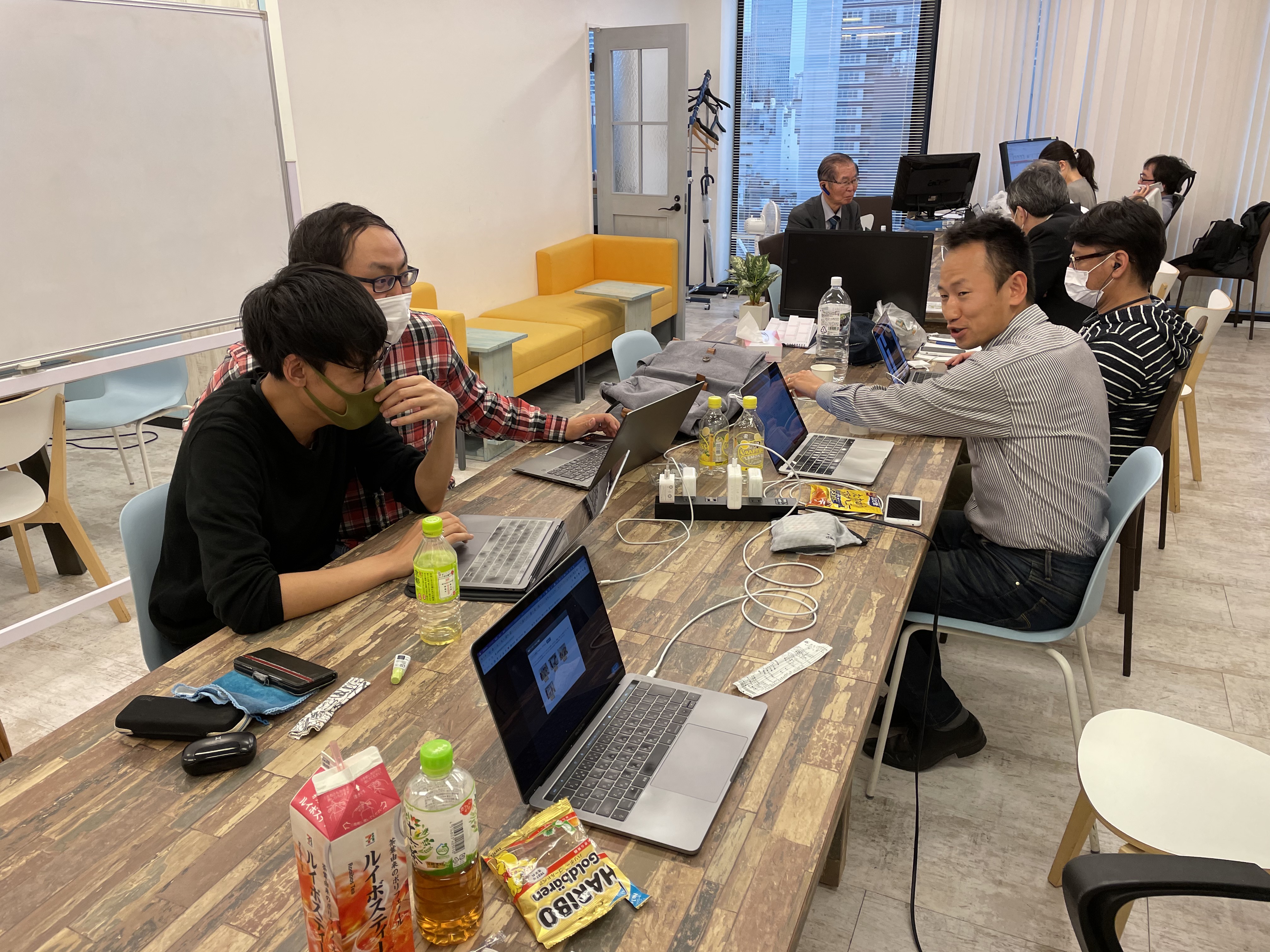 AI＆有人コンシェルジュで世界をなめらかに！ベテランと若手が力を発揮する開発チーム紹介（前編）