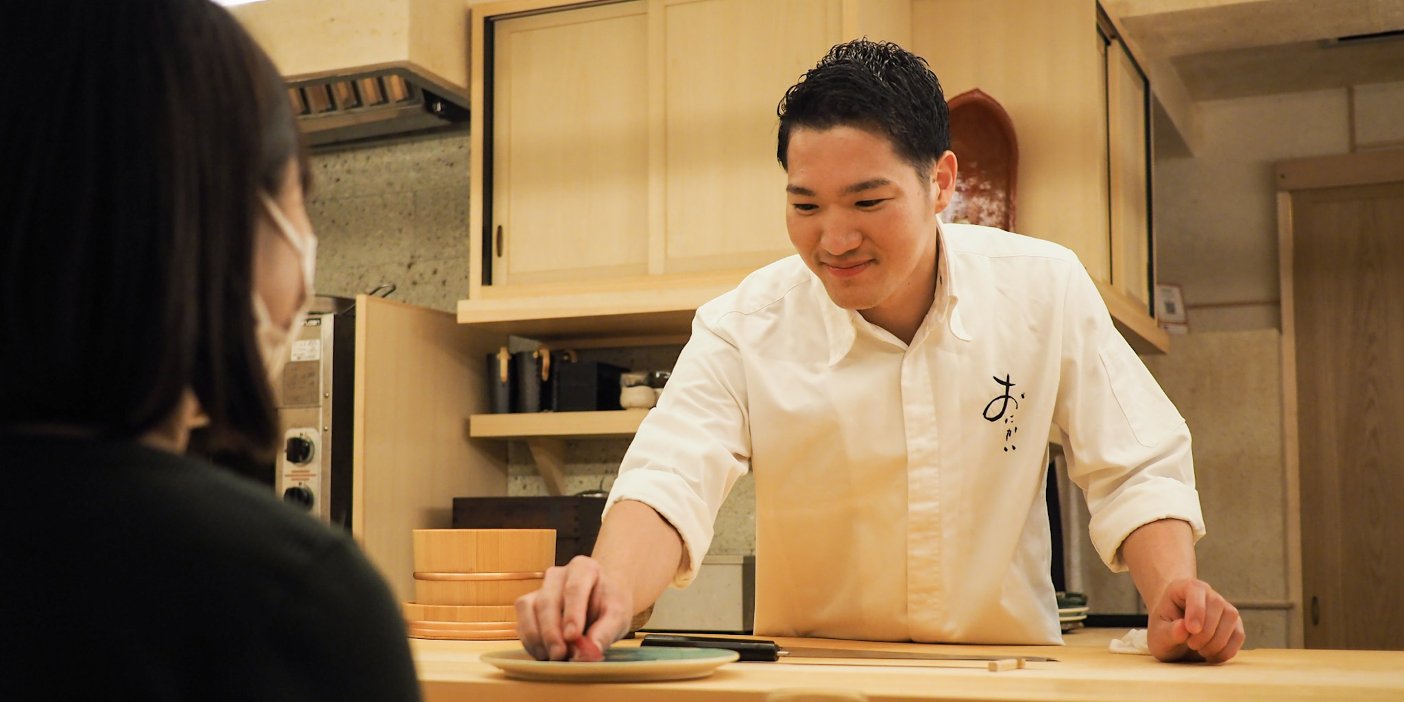 居酒屋の料理長から鮨職人への転身。回り道かもしれないけど、この経験は「和食の店を開く」という目標に絶対に生きるはずです