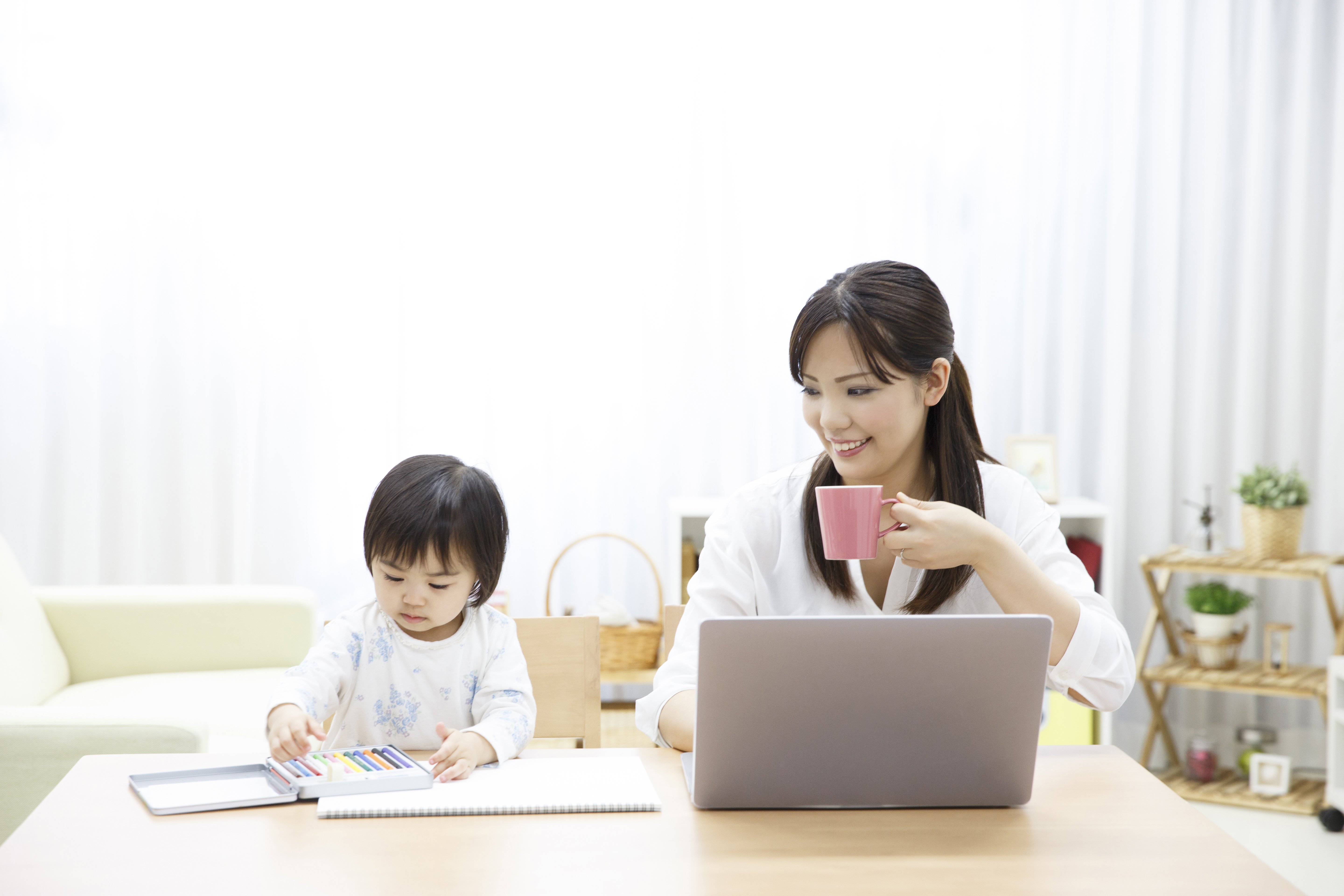 クリエイティブの仕事と子育て～在宅ワークでスキルアップ