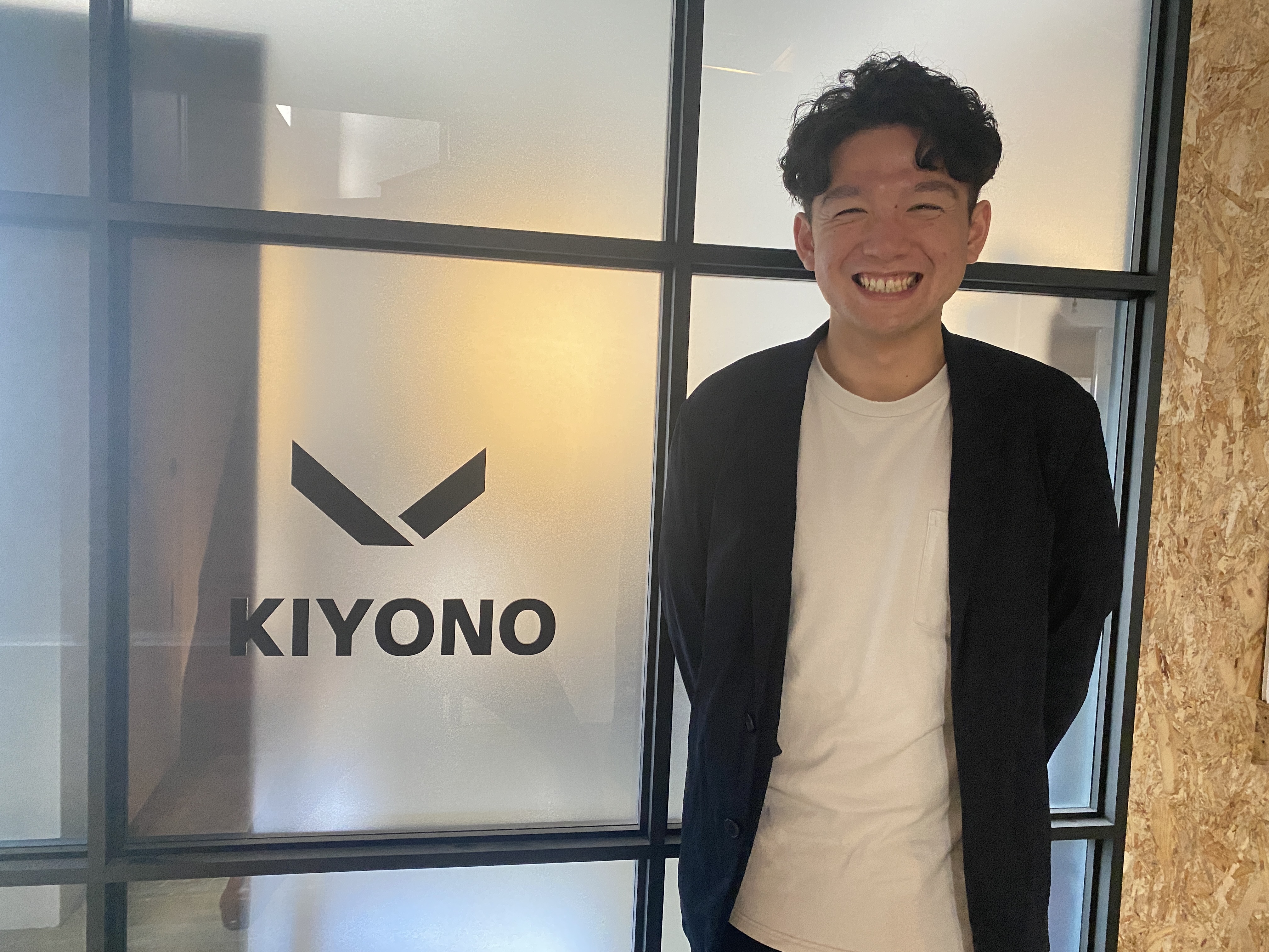 業界未経験でのセールスの挑戦。顧客の本質的な課題を解決するために【社員インタビュー】