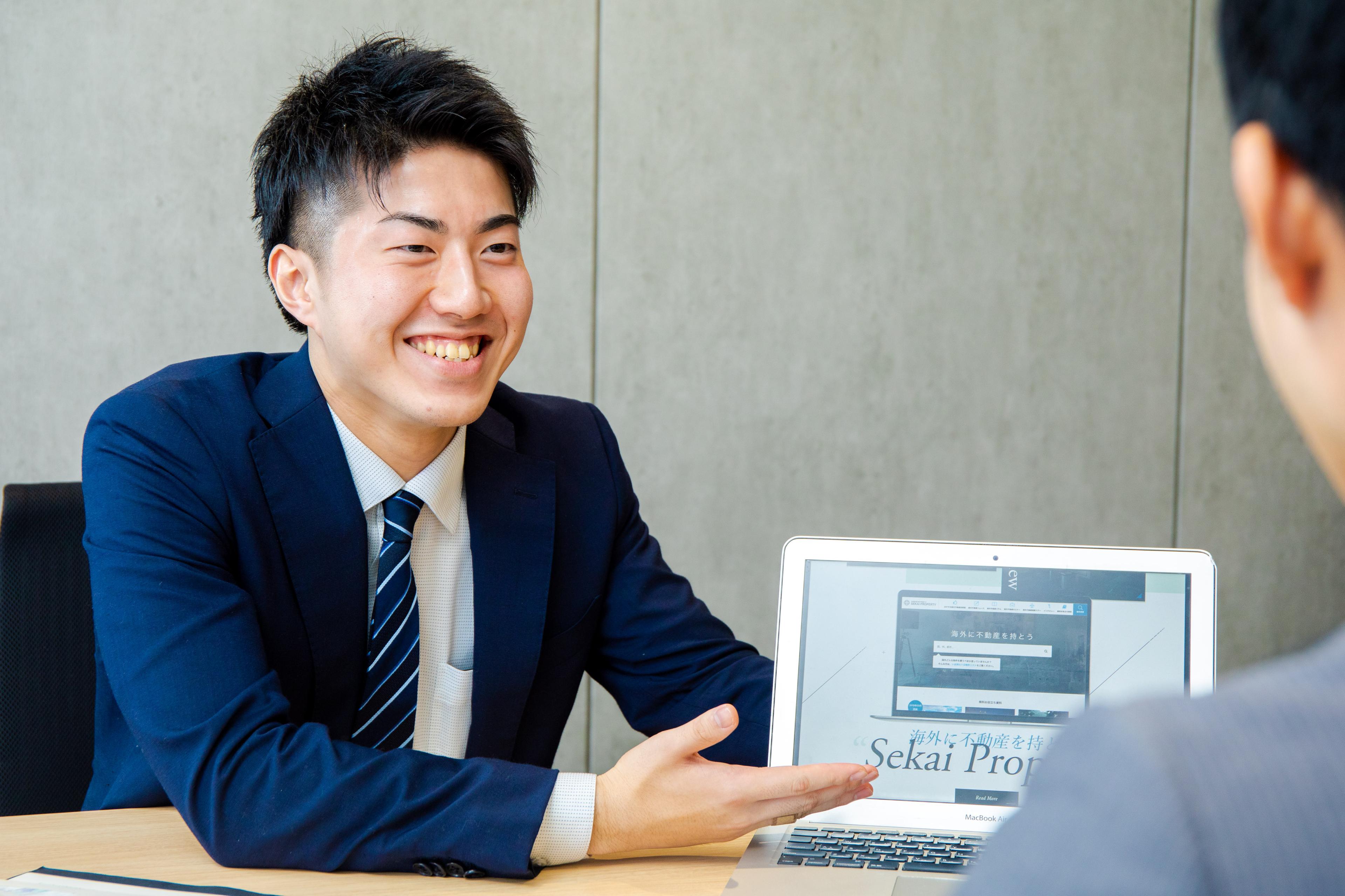 【管理職／インターン入社】◆インタビューVol.2◆ 経験ゼロのインターンが１億円の商品を売るトップセールスになれた理由。どデカい裁量権を持って挑む営業