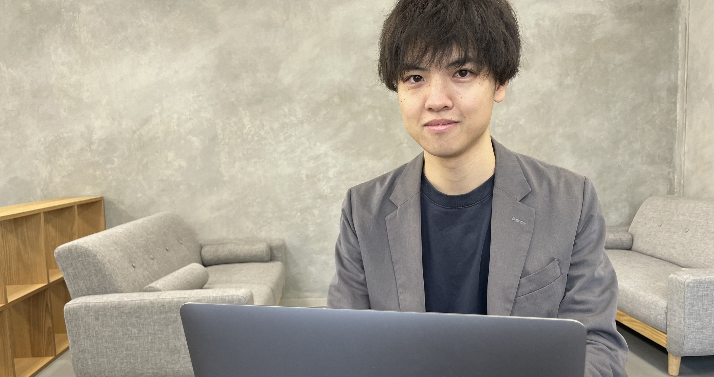 【社員紹介Vol.1】タレントマネージャーってどんな仕事？”アイドルプロジェクト”企画担当中の彼に直撃！