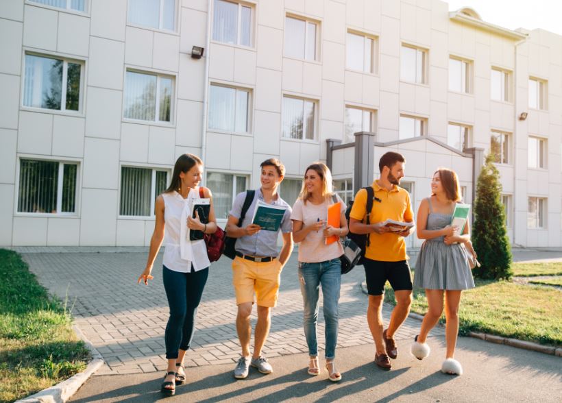 How to stay motivated in College? Guide 2022