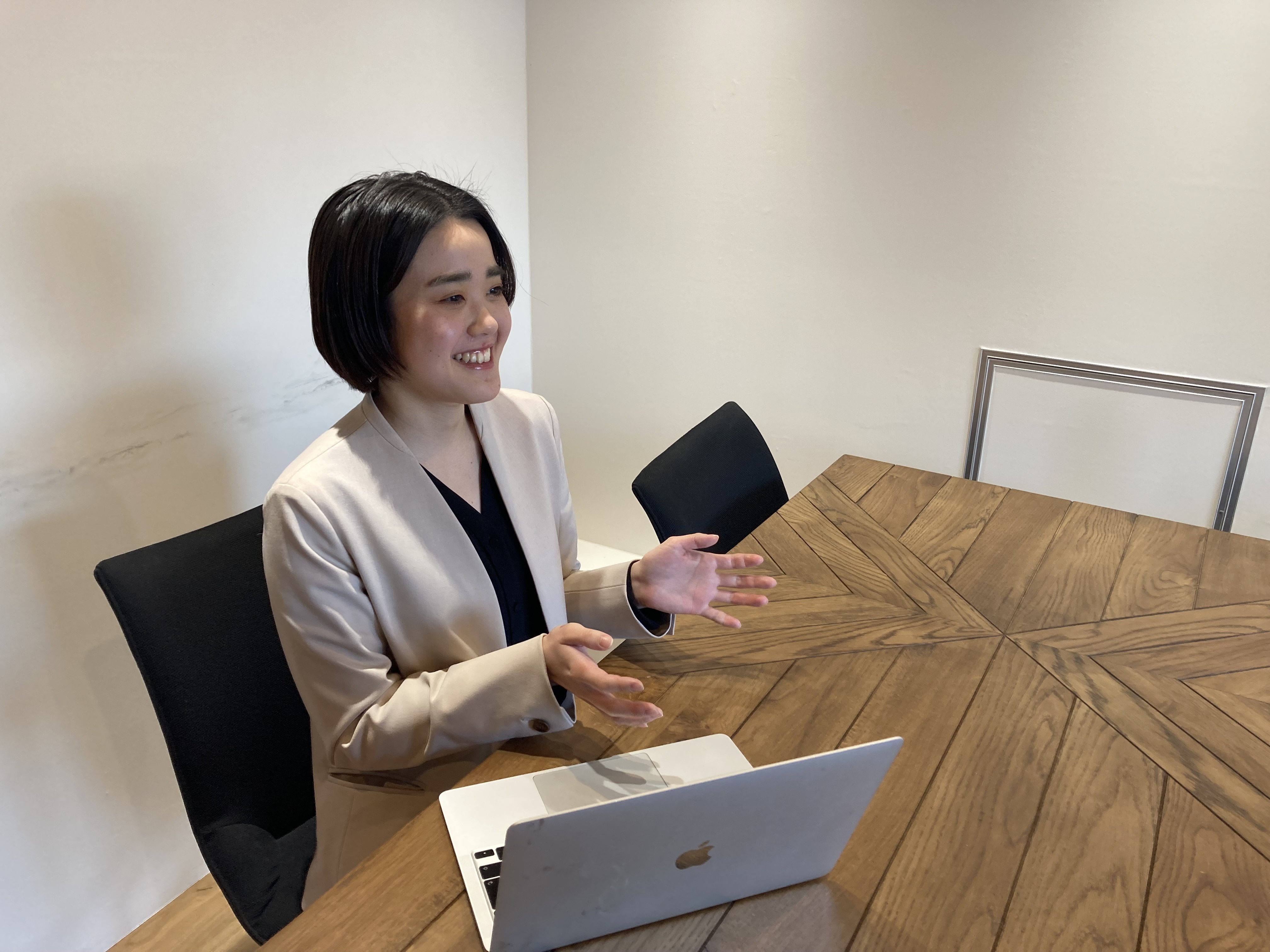 新卒1年目で『ベストセールス賞』を連続受賞！法人営業の難し
