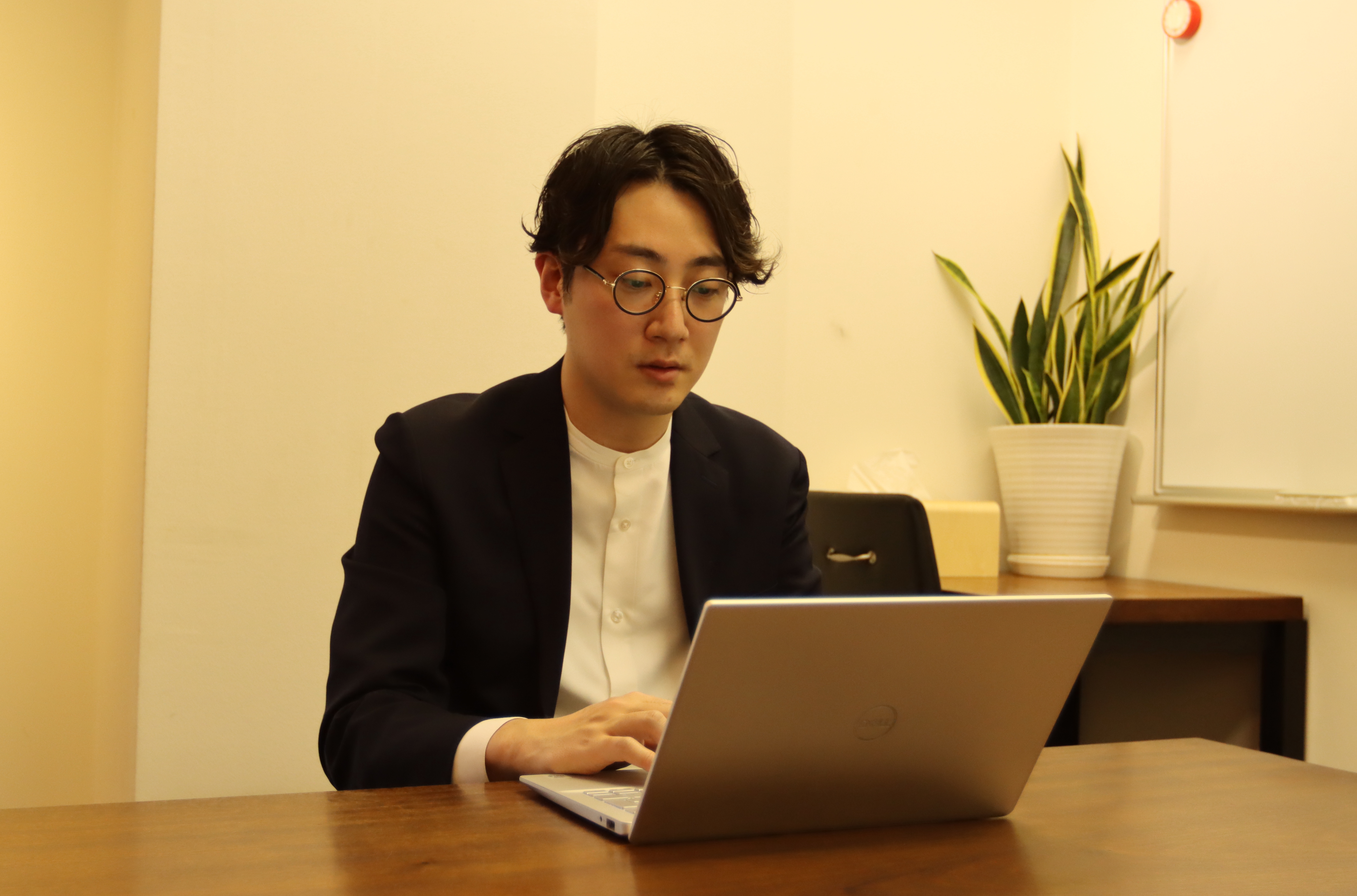 【スタッフ紹介Vol.2】他業界からの転職、SORAを選んだ理由はお客様との向き合い方。セールスアドバイザー出水さん。