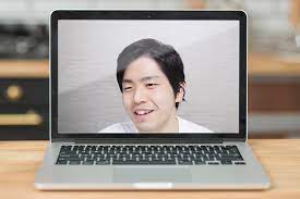 大きな集団の末端よりも、小さな集団の先頭でトップを走る