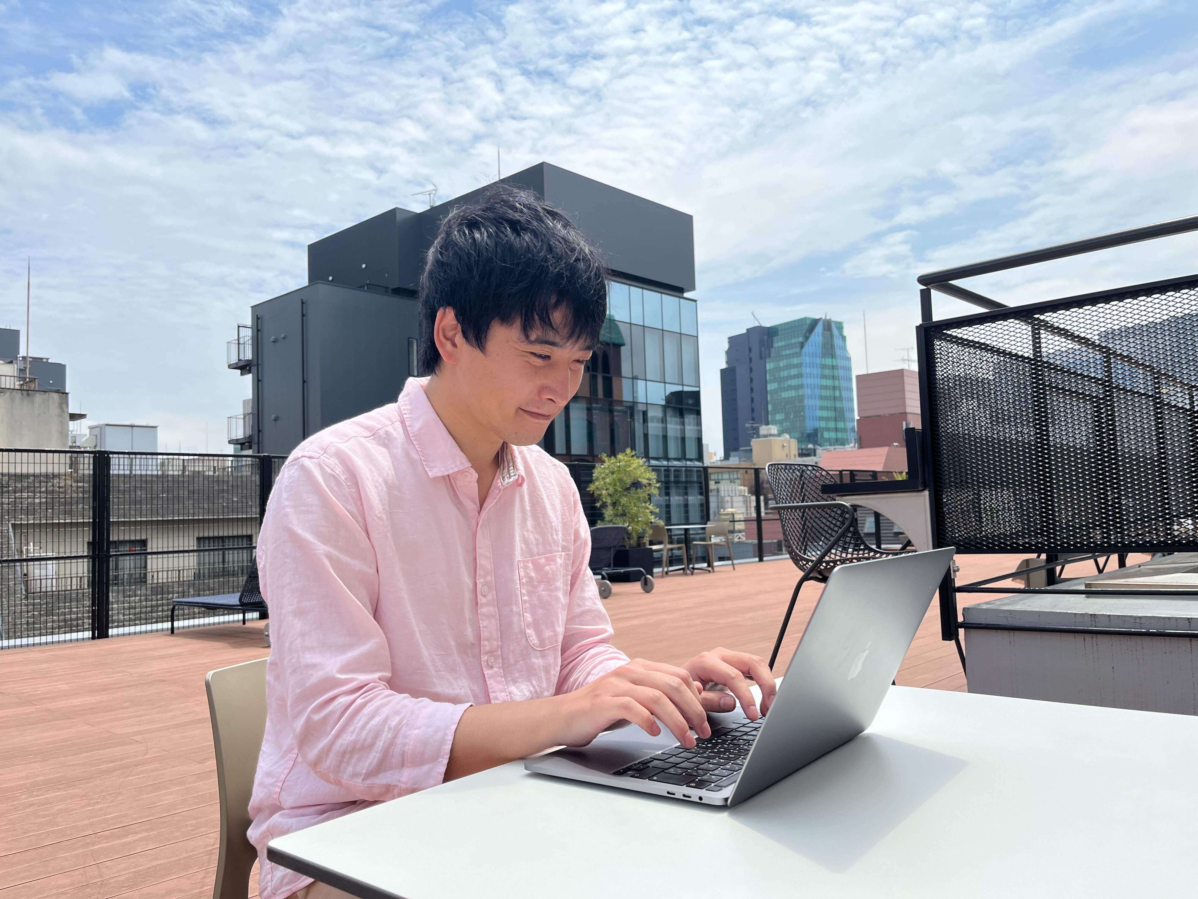 【社員インタビュー Vol.10】「徹底したユーザー志向」でプロダクト開発に貢献する。2人目のWebエンジニアの想い。