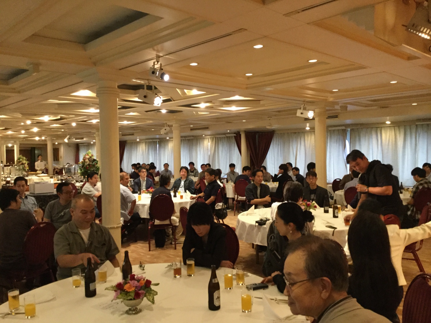 レクレーション(クルーズ船での食事会）