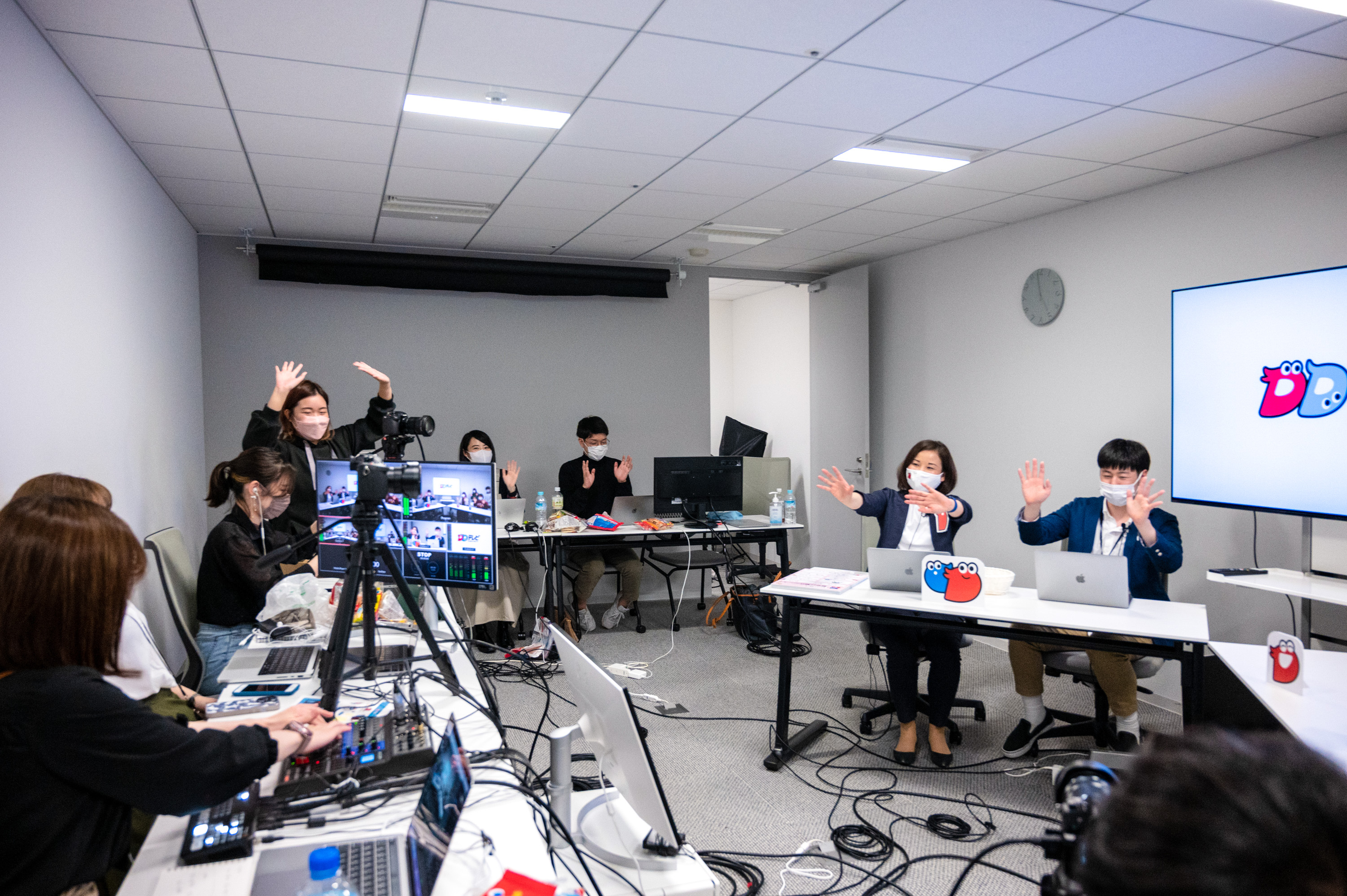 若手デザイナーを中心に、社内テレビ番組を企画！　デザインセンターのキックオフイベント『DDテレビ』を開催しました！