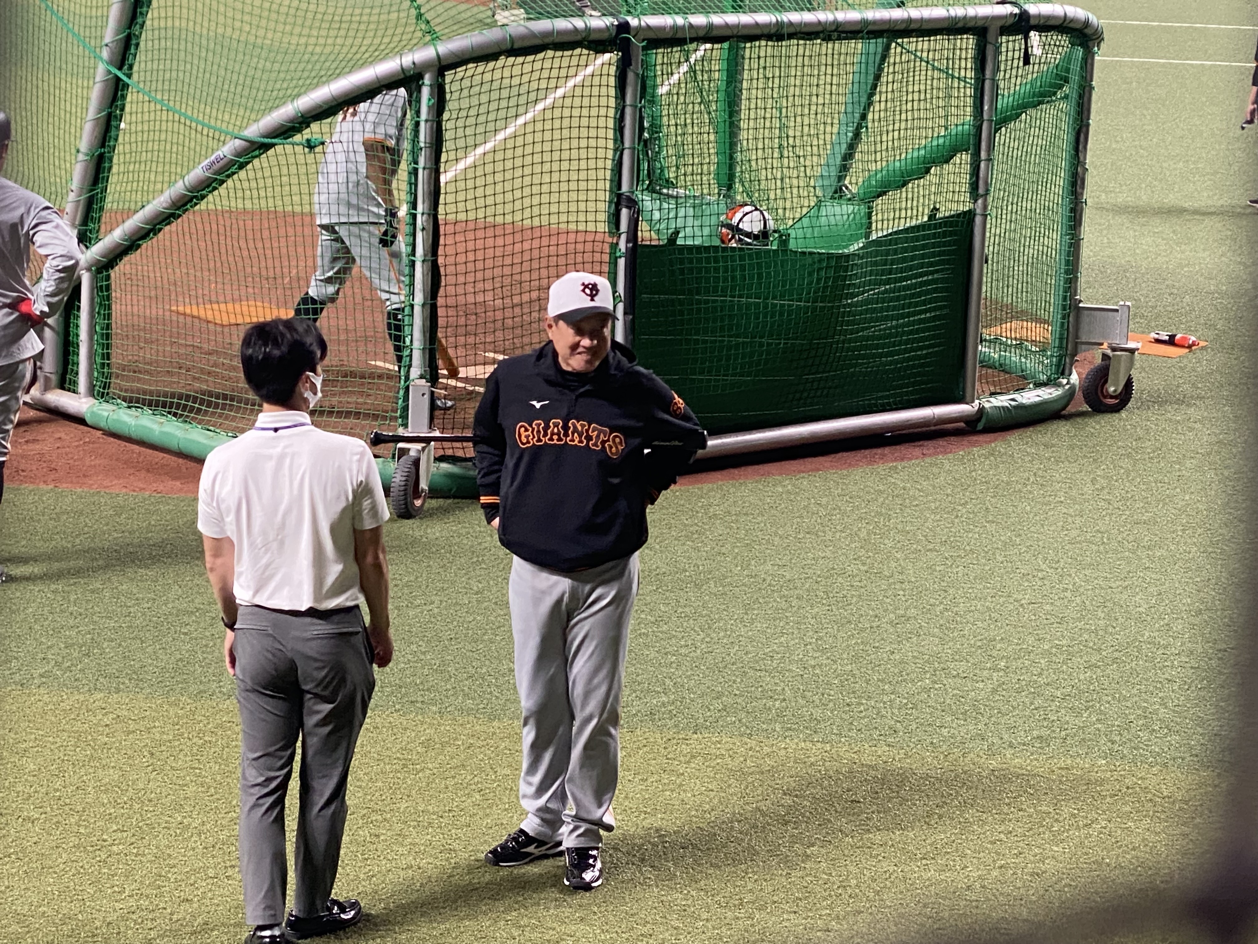 誓いのグータッチ