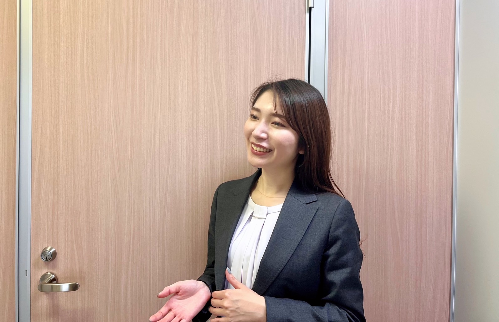 元ダンサー？！多彩な経歴をもつ彼女がなぜ結家不動産への入社を決めたのか・・・！