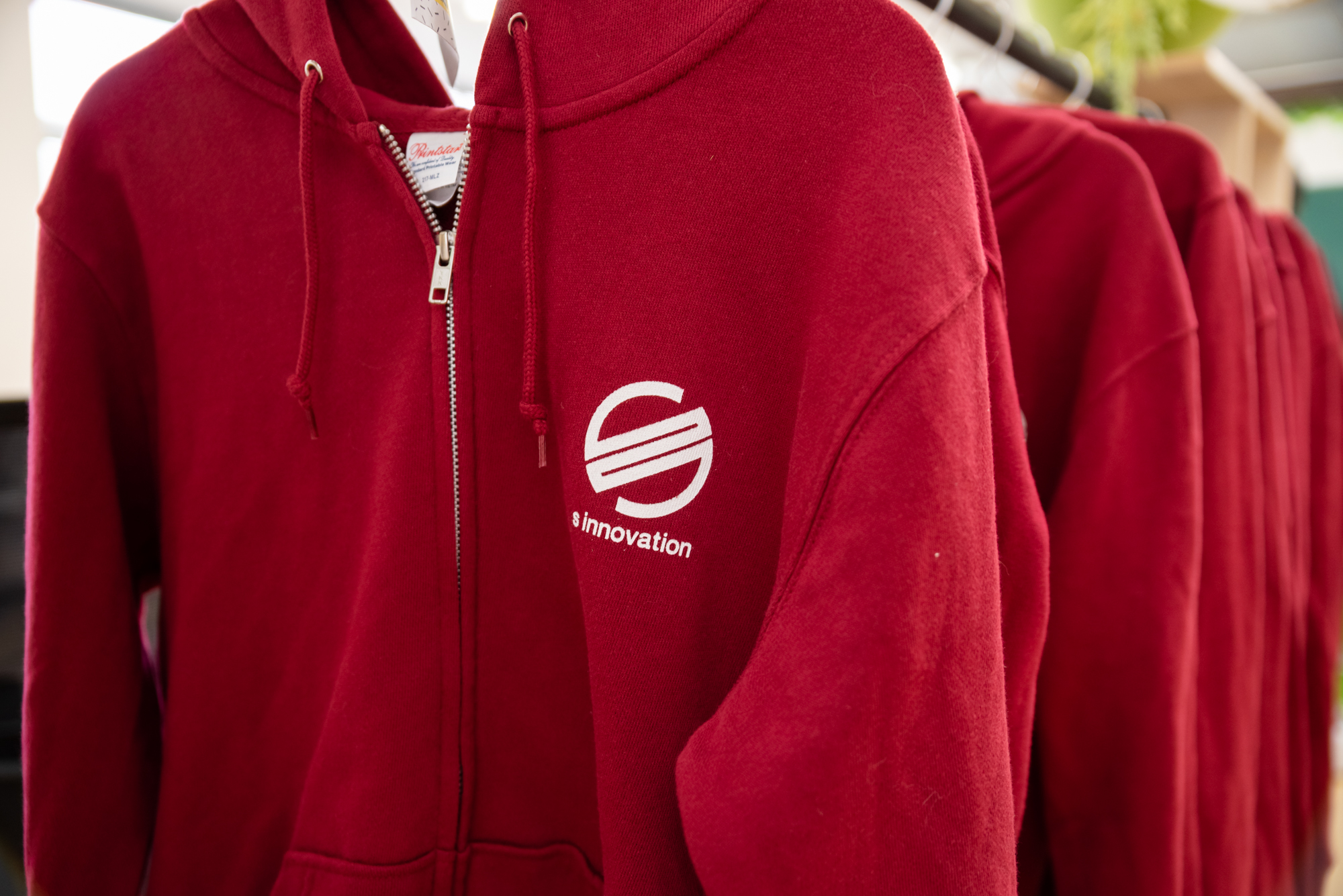 多様性あふれる職場。共通項は「イノベーション」。