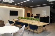 リニューアルしたばかりの大阪オフィス、社員からも好評のデザインオフィスです