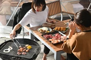 地元特産品を豪華に用いたBBQが人気です。