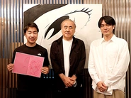 世界的アーティストの天野喜孝氏（写真中央）、「Astar Network」の開発をリードするStake Technologies CEOの渡辺 創太氏（写真向かって左）、弊社代表取締役の矢嶋健二（写真向かって右） 