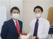 メンバーの誕生日はみんなでお祝いします。