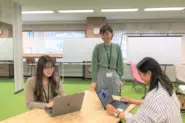 普段、離れて働いていますが、オフィスにくるとつながりがあります！