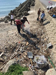 地域の海岸清掃ボランティアにも積極的に参加