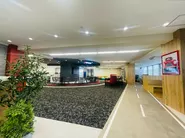 オープンフラットを意識した名古屋オフィス。制度企画など社員から発案されたものも多く、組織を自分達の手で作り上げていく体験ができます。
