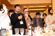 2022年の忘年会ではビンゴ大会が行われました！豪華景品欲しさにみんなで大盛り上がりです！