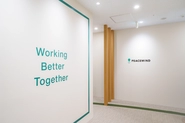 オフィスの入り口には私たちが大切にしている価値観である"Working Better Together"の文字があります。