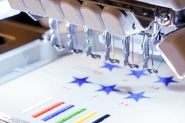 設置される様々なFABマシンのうちのひとつ、デジタル刺繍ミシン。データを印刷するように、自由に刺繍を施すことができます。