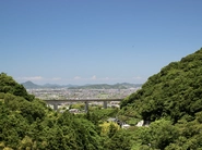 愛媛県伊予市は田舎過ぎず都会すぎず、人々のくらしと自然がほどよく調和している町です。