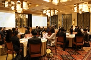 半期に1度、ホテルの会場を借りて決起会を開催