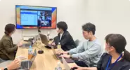 普段はフルリモートでオフィス出社は任意です。デザインチームはコミュニケーションのため火曜日に推奨日を設けています