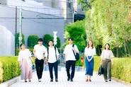 海外拠点では女性スタッフも多数活躍しています。