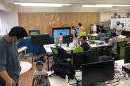 五反田オフィスでは社員の子どもたちを迎えて新作コンテンツの試遊を行う「こどもレビュー」が定期的に行われます