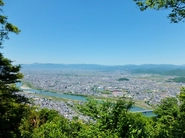 長良川の遠景。